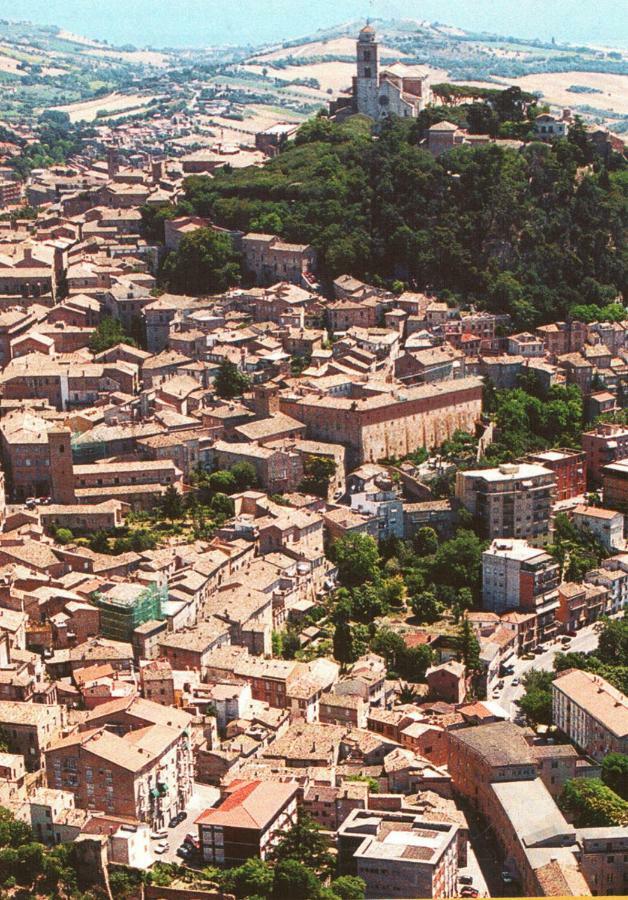 Alloggio "La Fonte" Фермо Екстер'єр фото